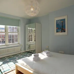 Apartment Riverside Cutty Sark 2bd Retreat, London